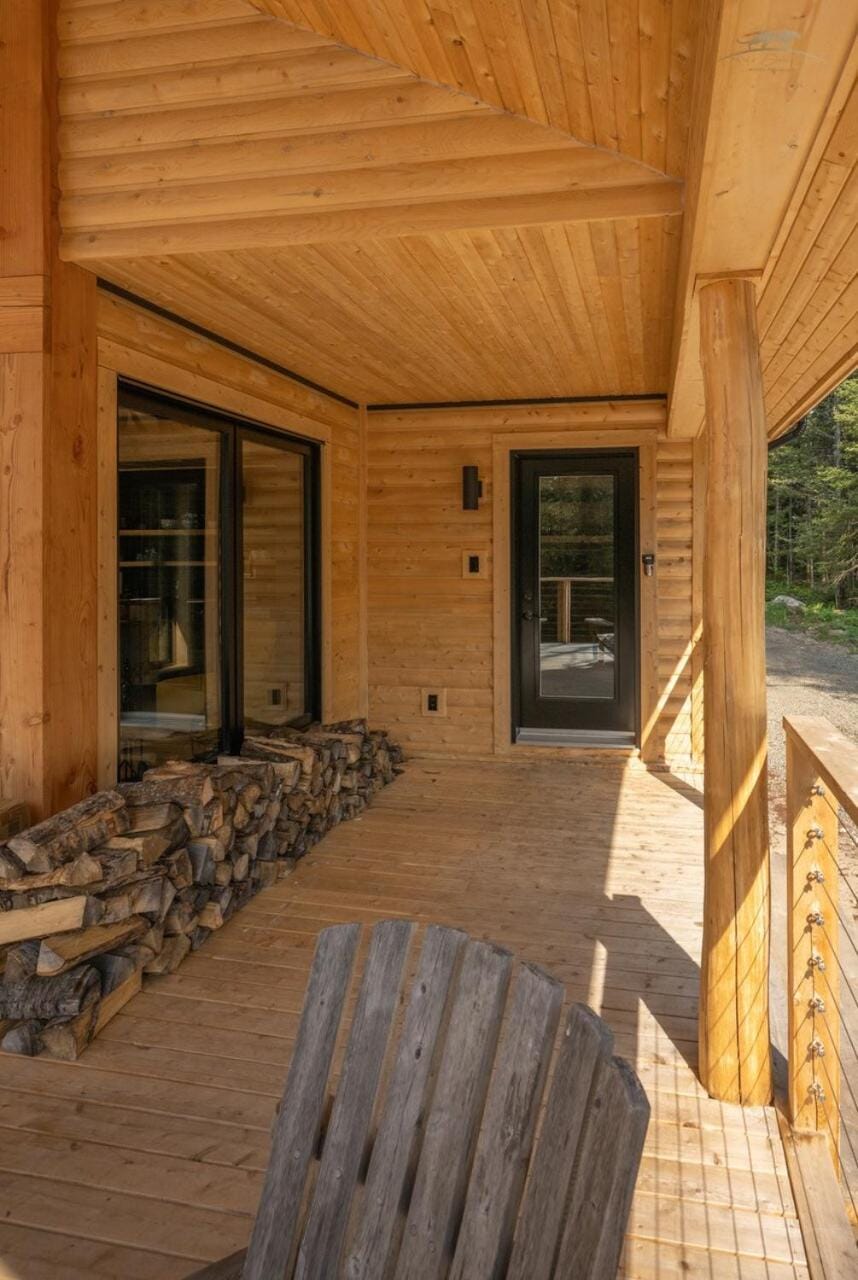 TAIGA Luxury Wooden Chalet with Spa & Sauna 3BR 3BA Chalet in La Malbaie