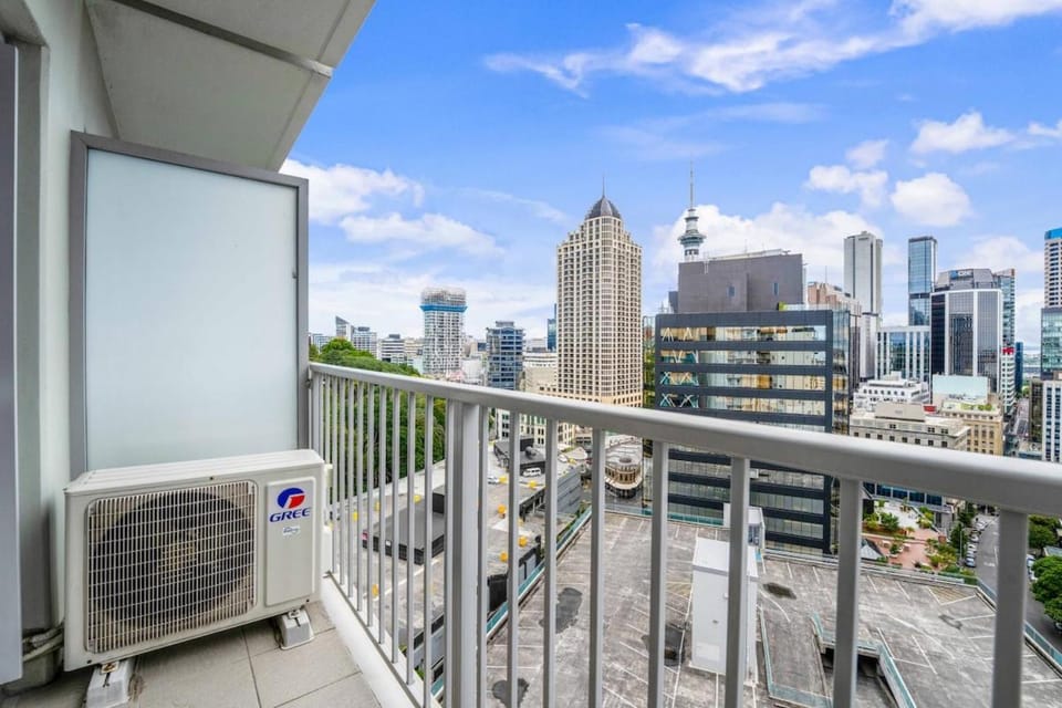 Style & Comfort Heart of the City Stunning Views Apartment in Auckland