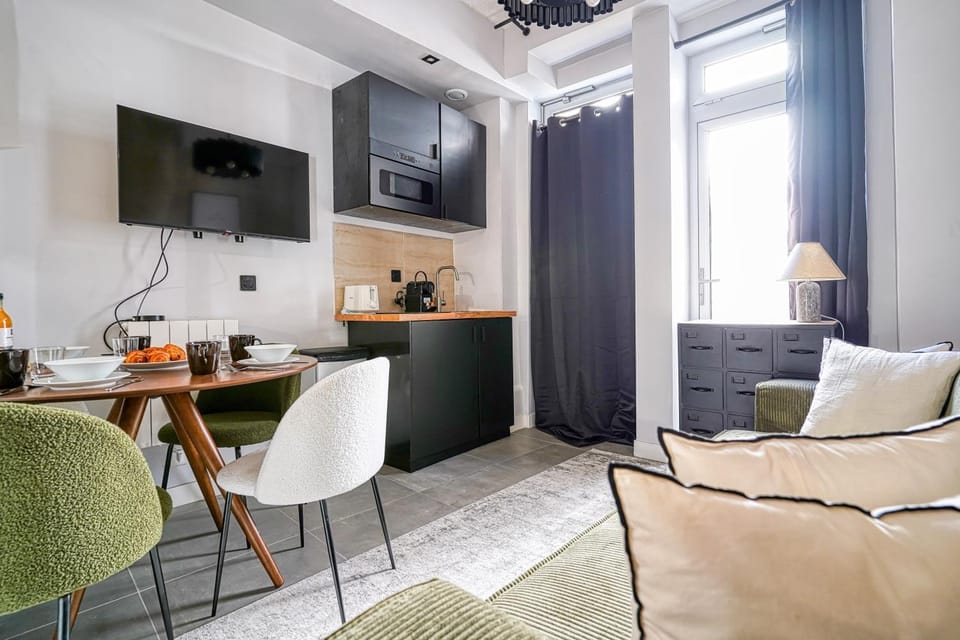 Facade/entrance, Living room