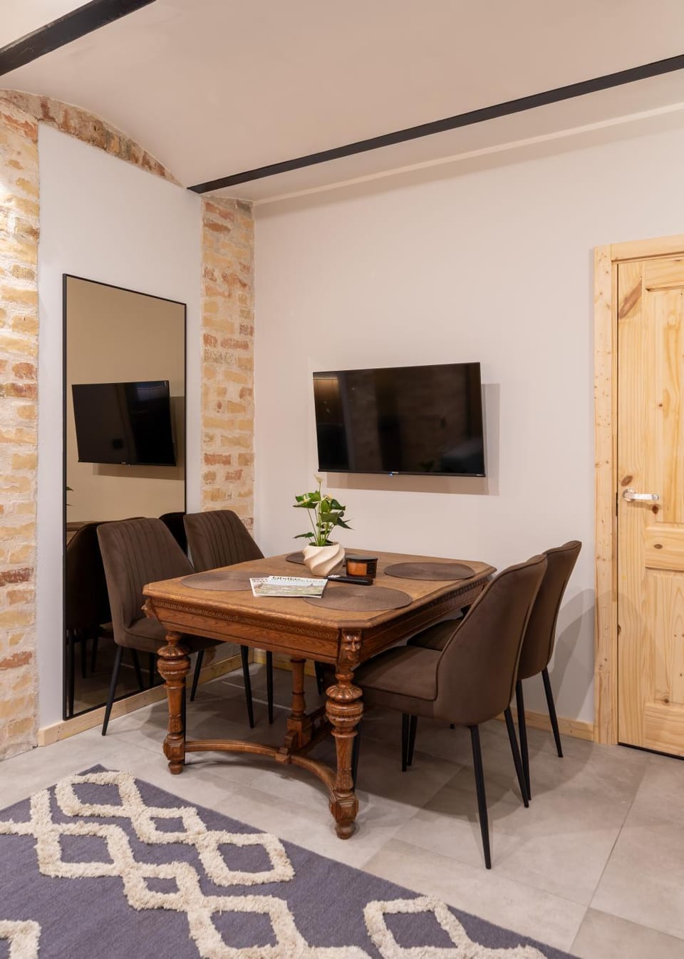 TV and multimedia, Dining area, Evening entertainment