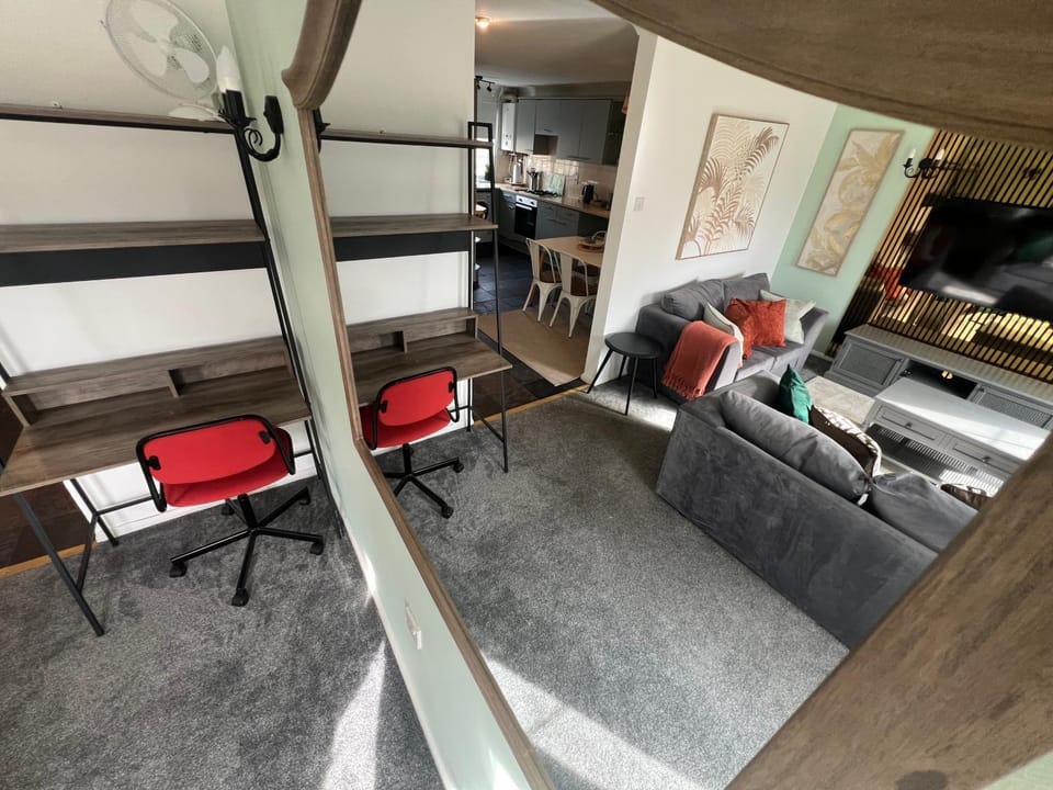 TV and multimedia, Living room, Dining area