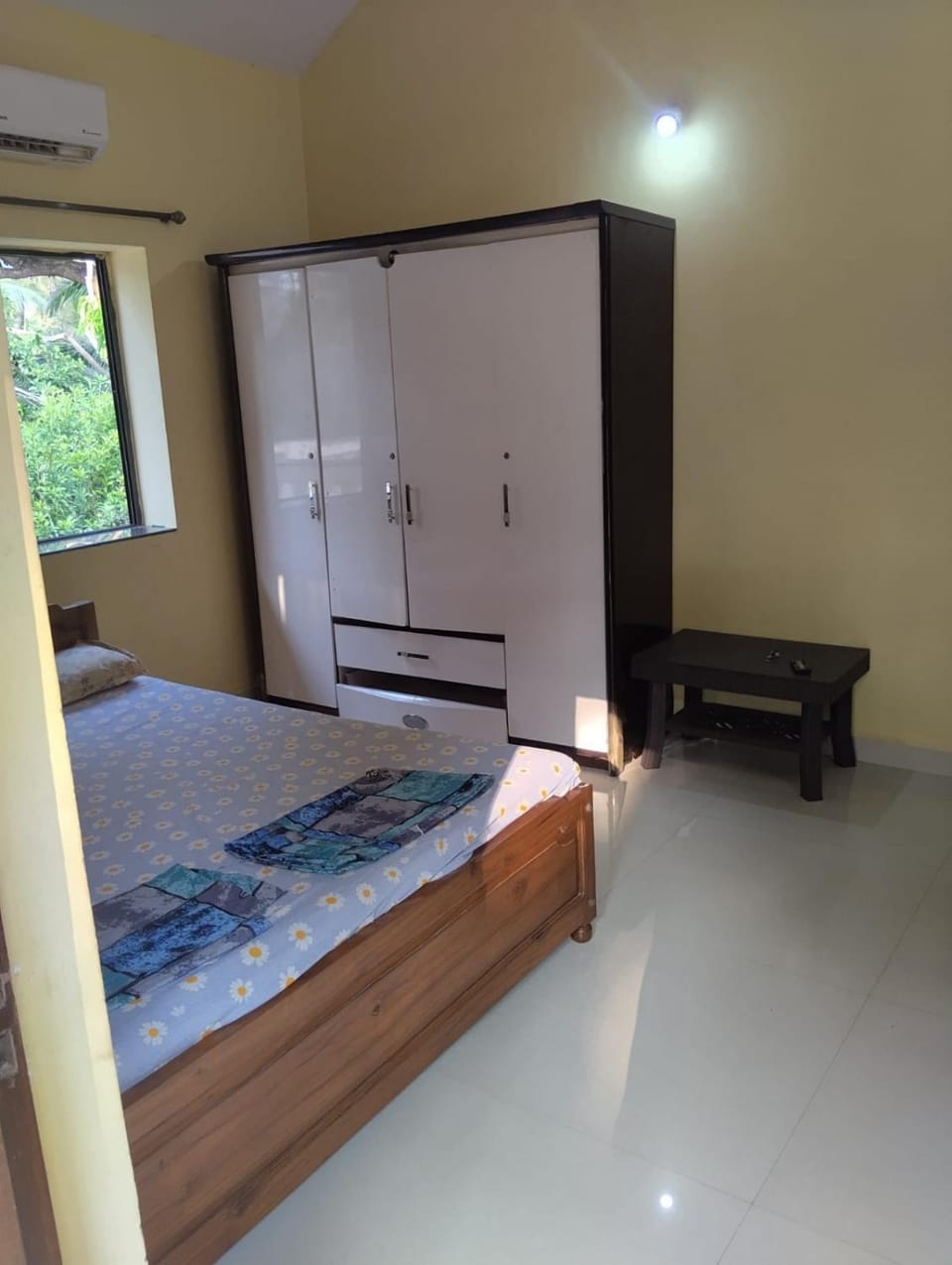 Bedroom, wardrobe
