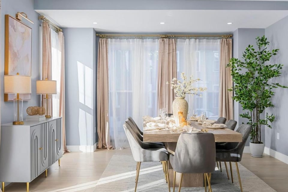 Luxury Cambridge Mansion Near Harvard Spa Bath & Huge Game Room Apartment in Cambridge