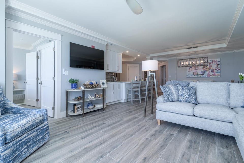 The Inn At Crystal Beach #703 Penthouse Apartment in Destin