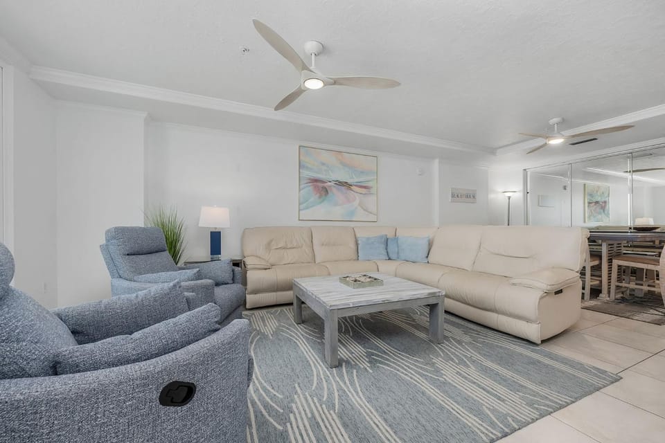The Inn At Crystal Beach #709 Penthouse Apartment in Destin