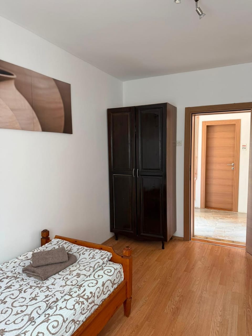 Bedroom, wardrobe