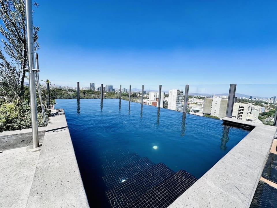 Loft en piso 12 con alberca y rooftop, Andares Apartment in Zapopan