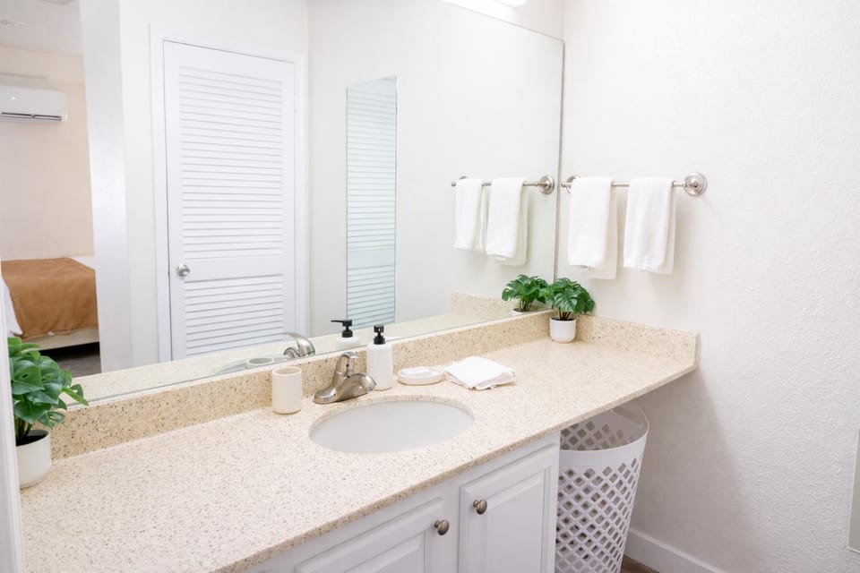 Cozy Studio • DownTown SLC Apartment in Salt Lake City