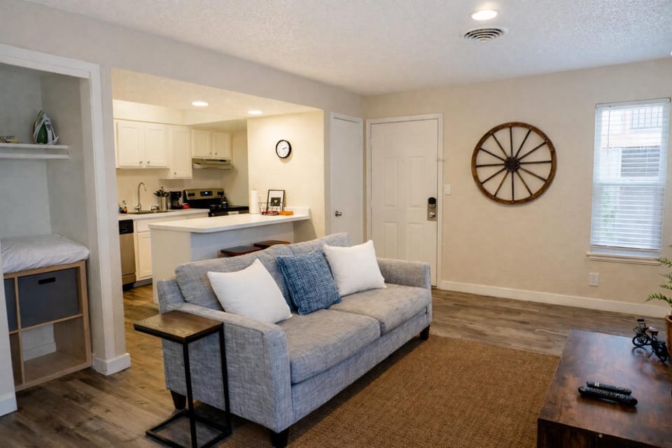 Charming Studio•Amazing Location•King-Size Bed Apartment in Salt Lake City