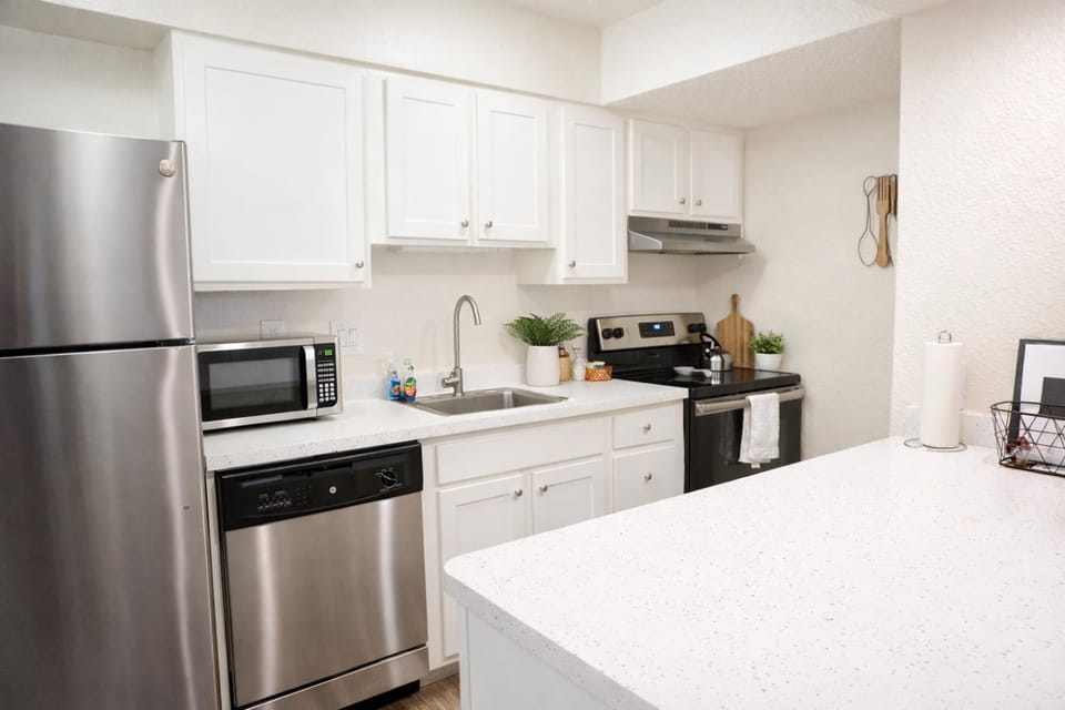 Charming Studio•Amazing Location•King-Size Bed Apartment in Salt Lake City