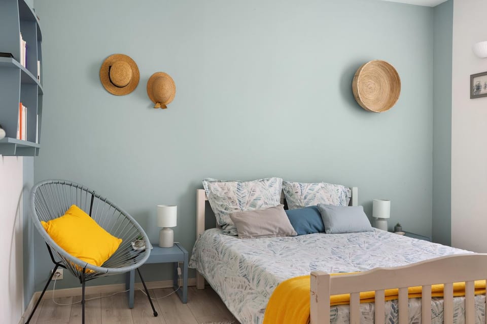 Living room, Bedroom