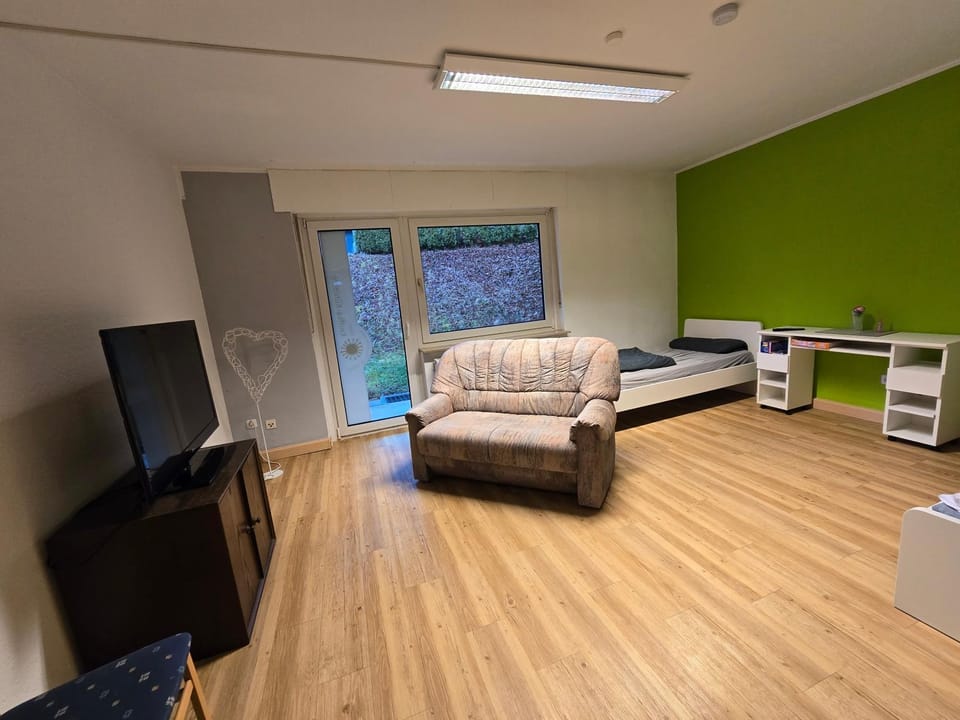Bed, Seating area, Bedroom