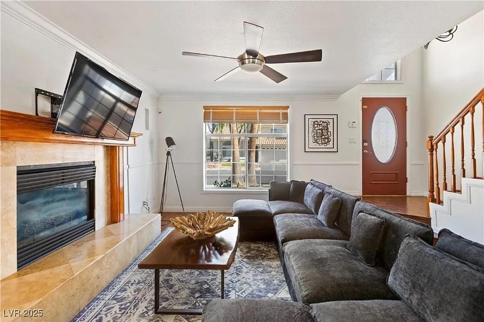TV and multimedia, Living room, Seating area