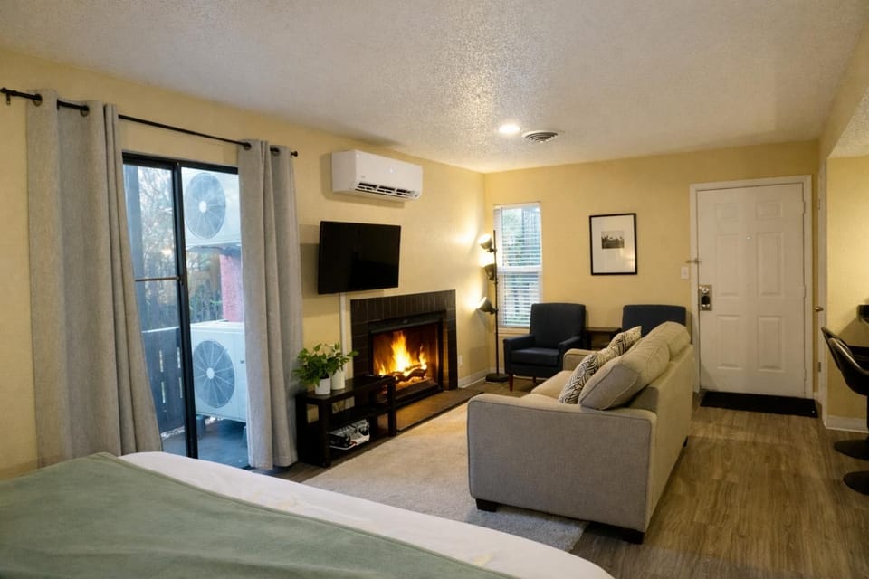 King Bed * Extensive Cleaning Protocol *Downtown Apartment in Salt Lake City