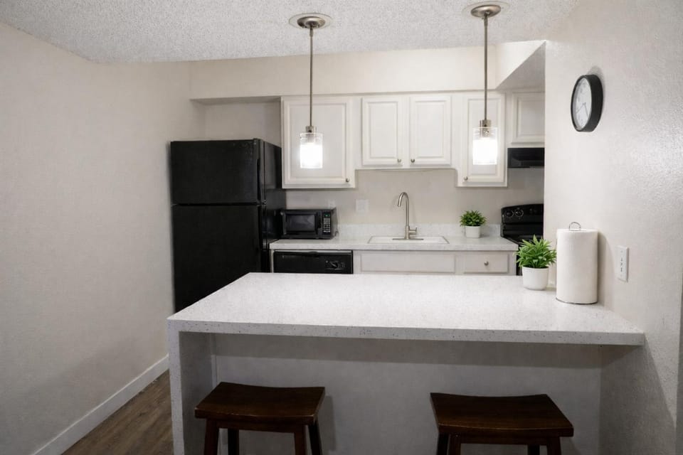 King Bed * Down Town * Comfortable Studio Apt. Apartment in Salt Lake City