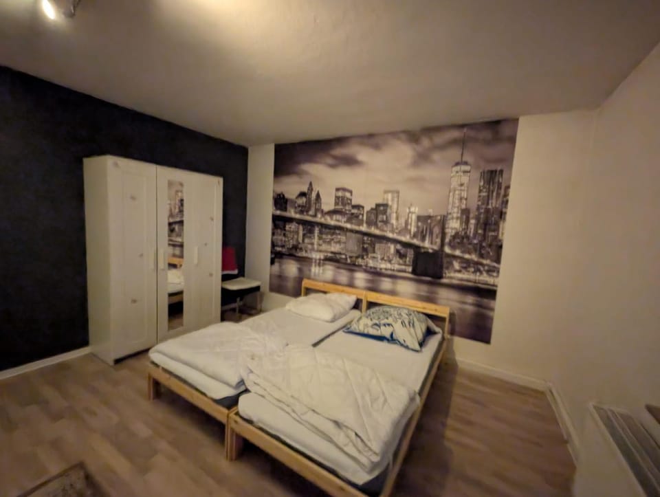 Bedroom, wardrobe