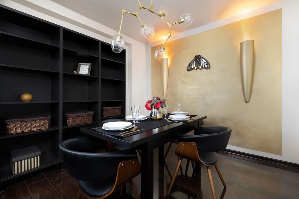 Seating area, Dining area