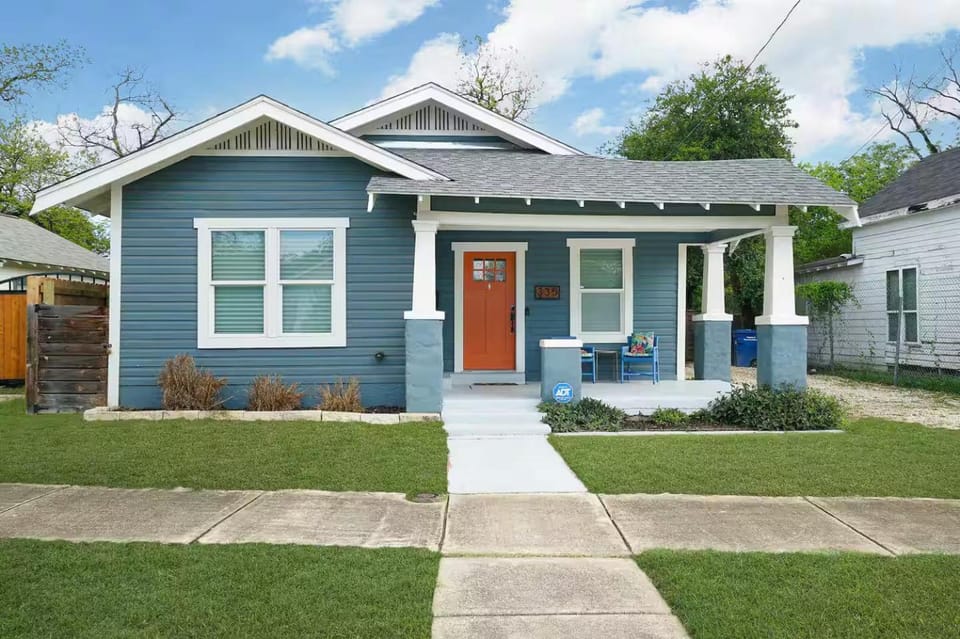 Property building, Day, Street view