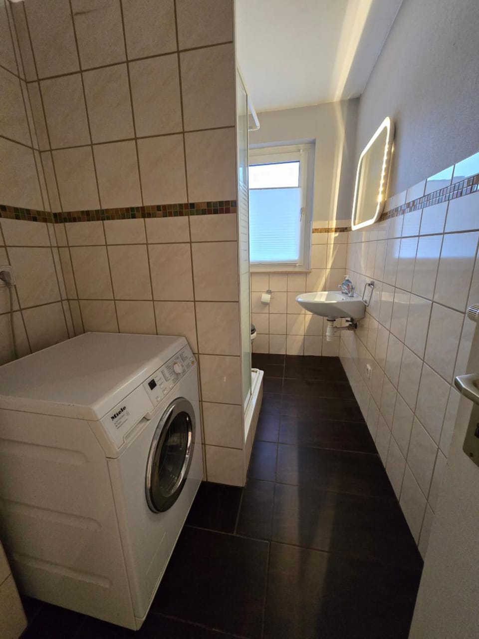 Bathroom, washing machine