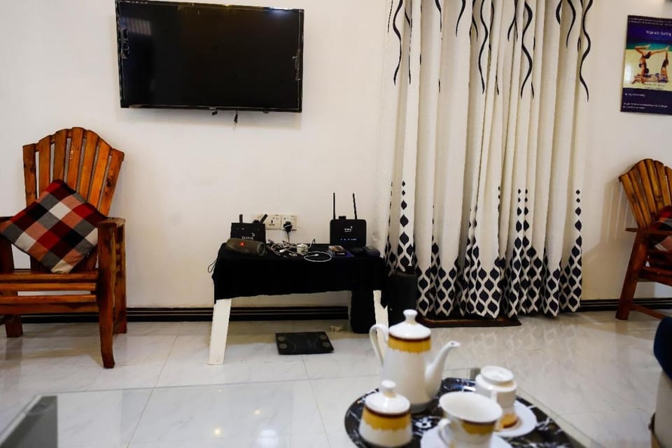 Coffee/tea facilities, Living room, Seating area