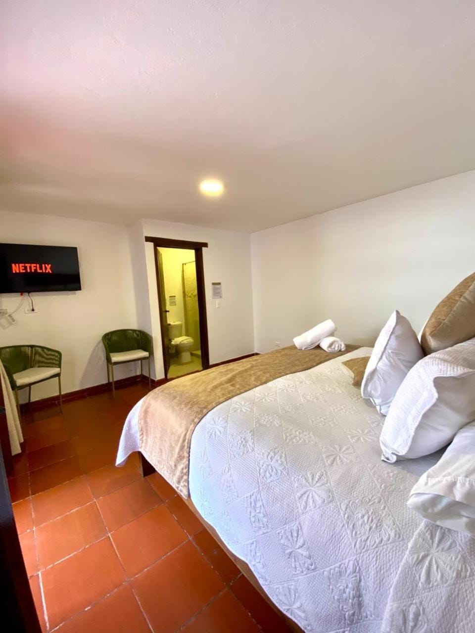 Bed, Photo of the whole room