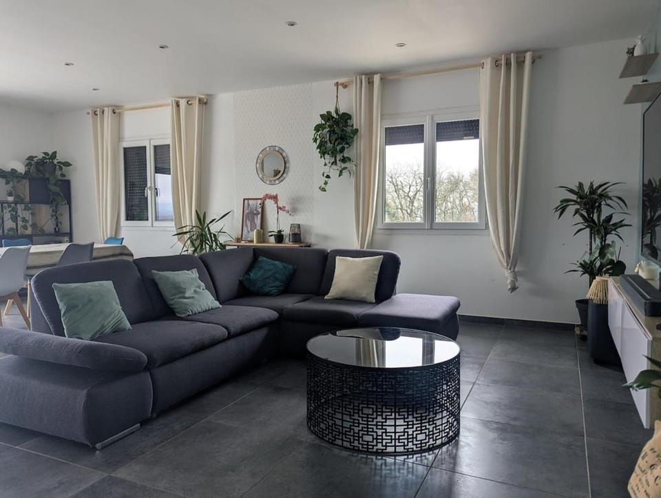 Villa au calme avec vue imprenable Villa in Auvergne-Rhône-Alpes