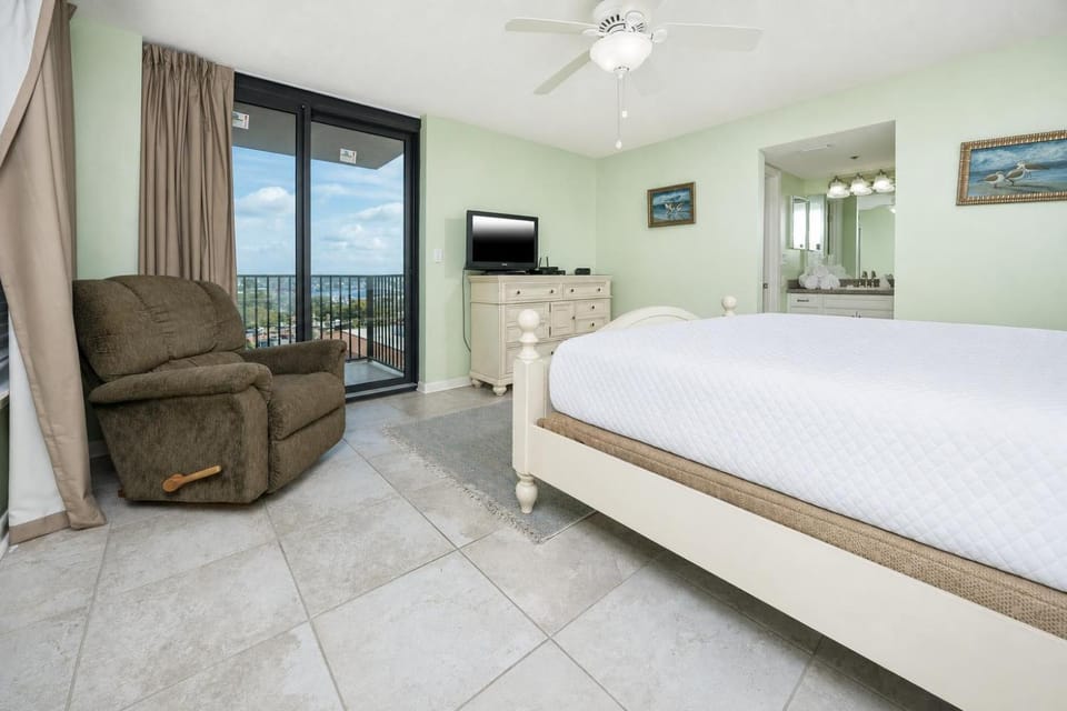 Phoenix East II 2105 Apartment in Orange Beach