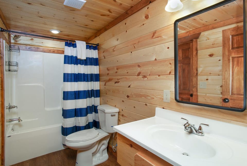 Incredible Smoky Mountain Lodge House in Sevierville