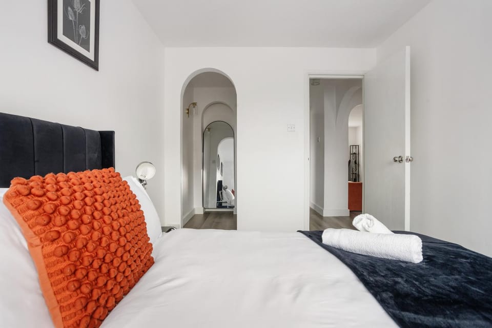Modern 2BR Flat, 20 mins train to Central London Apartment in Croydon