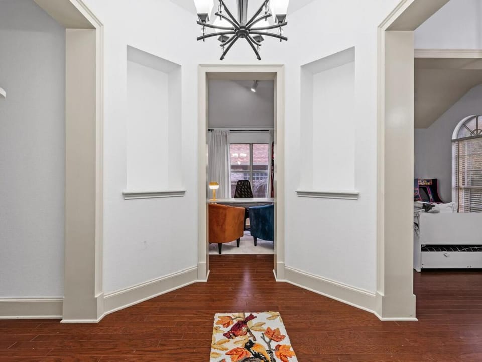 The Blue Door Oasis 4BR 2 BATH with 6 Beds Frisco with Arcade, Games, Office House in Frisco