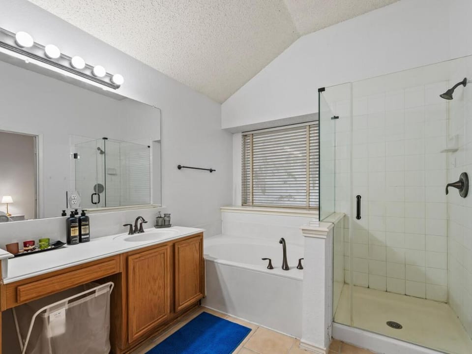 The Blue Door Oasis 4BR 2 BATH with 6 Beds Frisco with Arcade, Games, Office House in Frisco