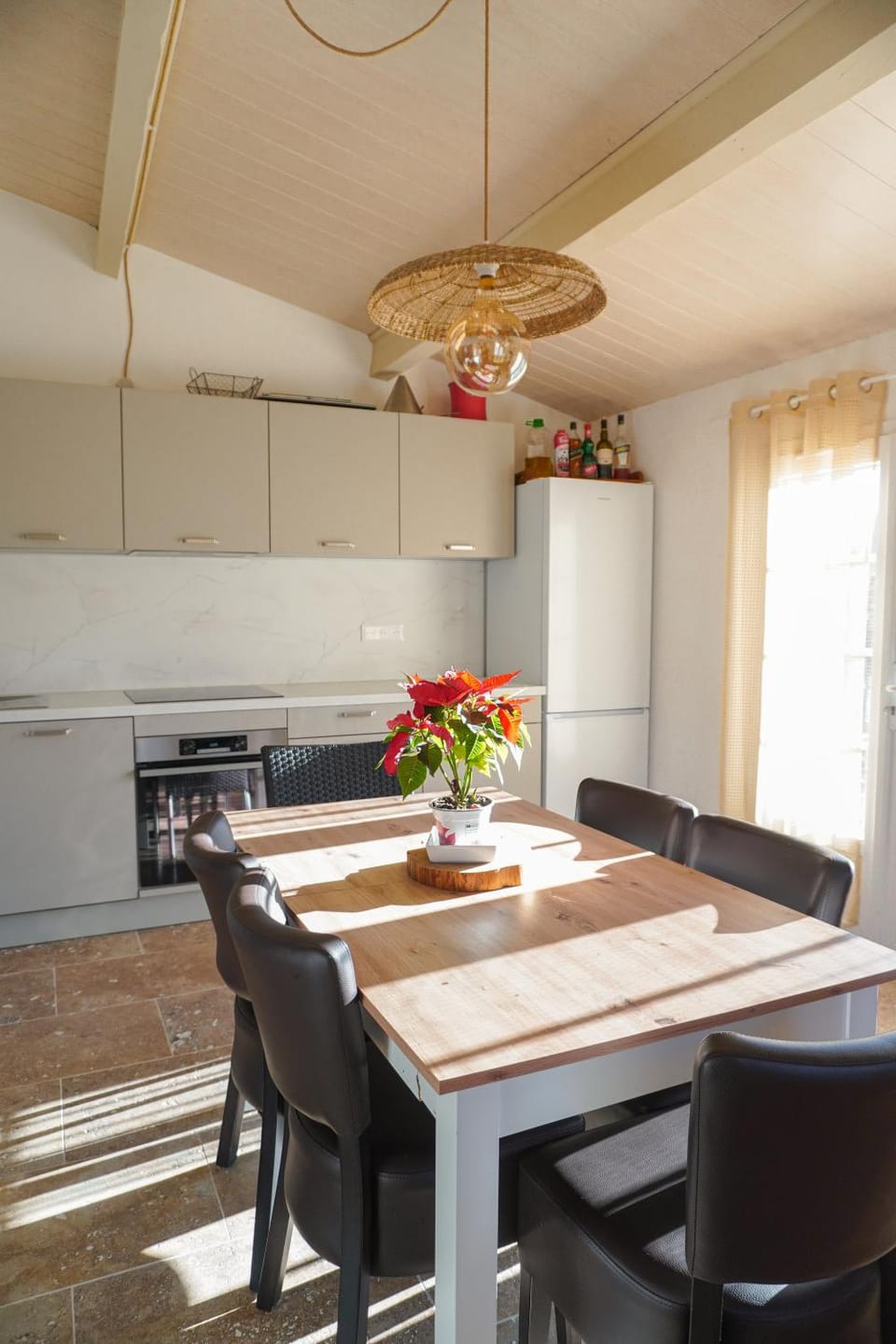 La Maison Duplex 3 Chambres - Gîte La Bergerie du Ventoux House in Mormoiron
