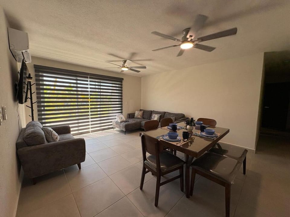 Living room, Dining area