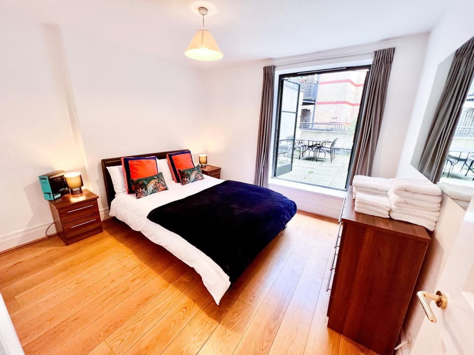 Great Entire Apartment Between West End and St Pauls Cathedral Hotel in London Borough of Camden
