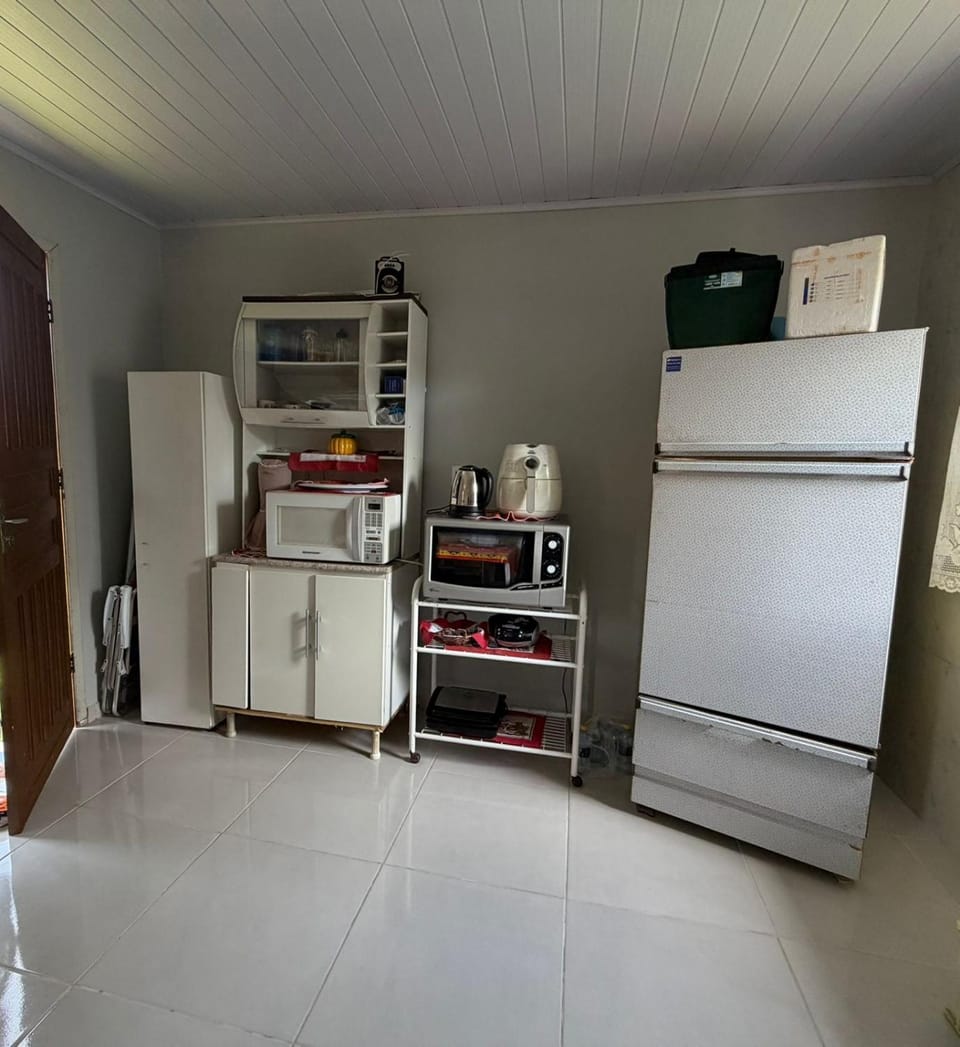 Kitchen or kitchenette, oven