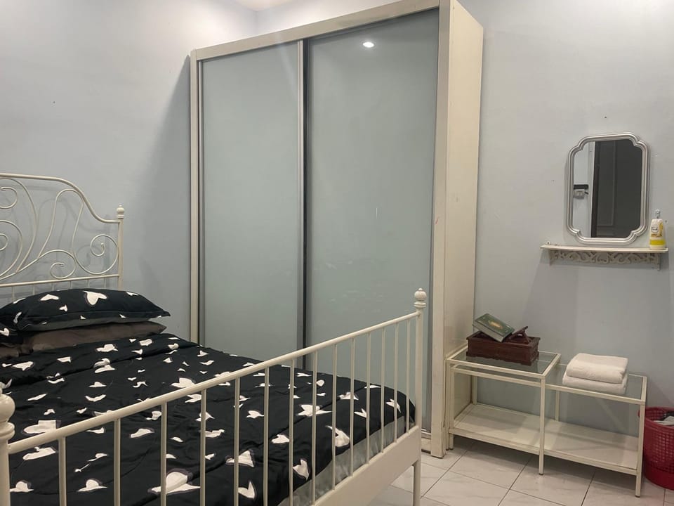Bedroom, wardrobe