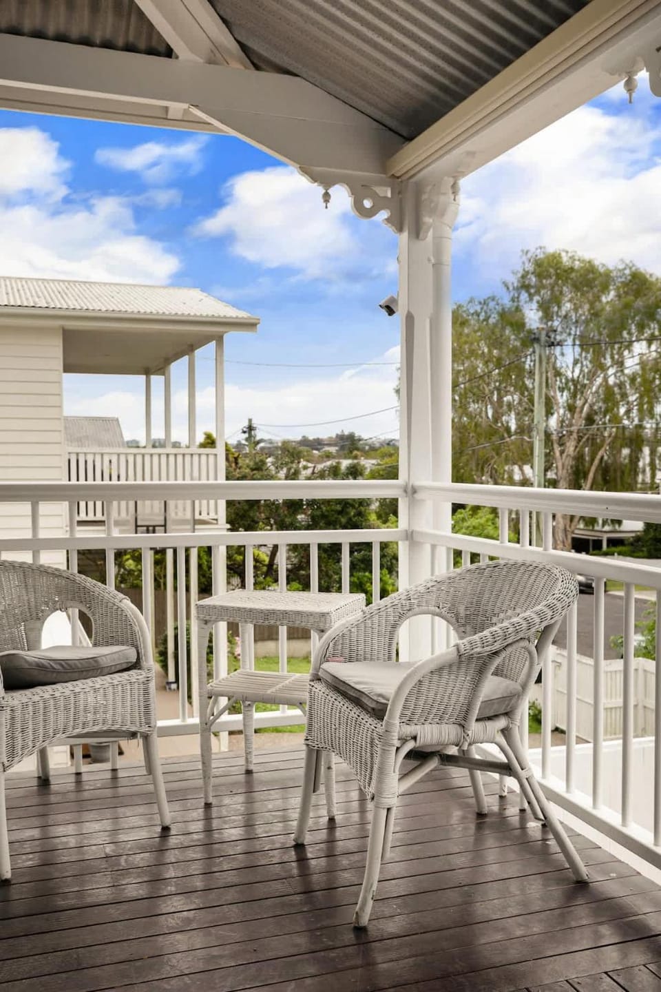 Leafy Hawthorne Haven Pool Gym & City Convenience House in Brisbane