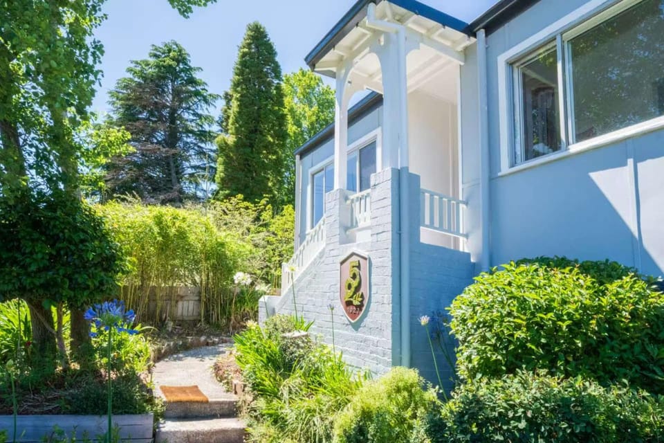 Homelike Suites in Central Leura Minutes to Shops & Train House in Katoomba