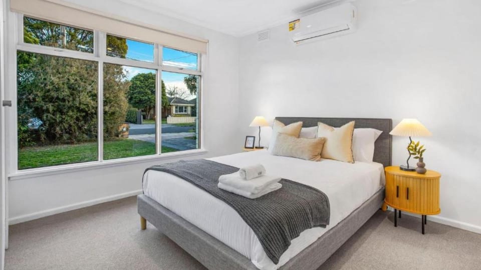 Sunnybank House with EV Charger House in Cheltenham
