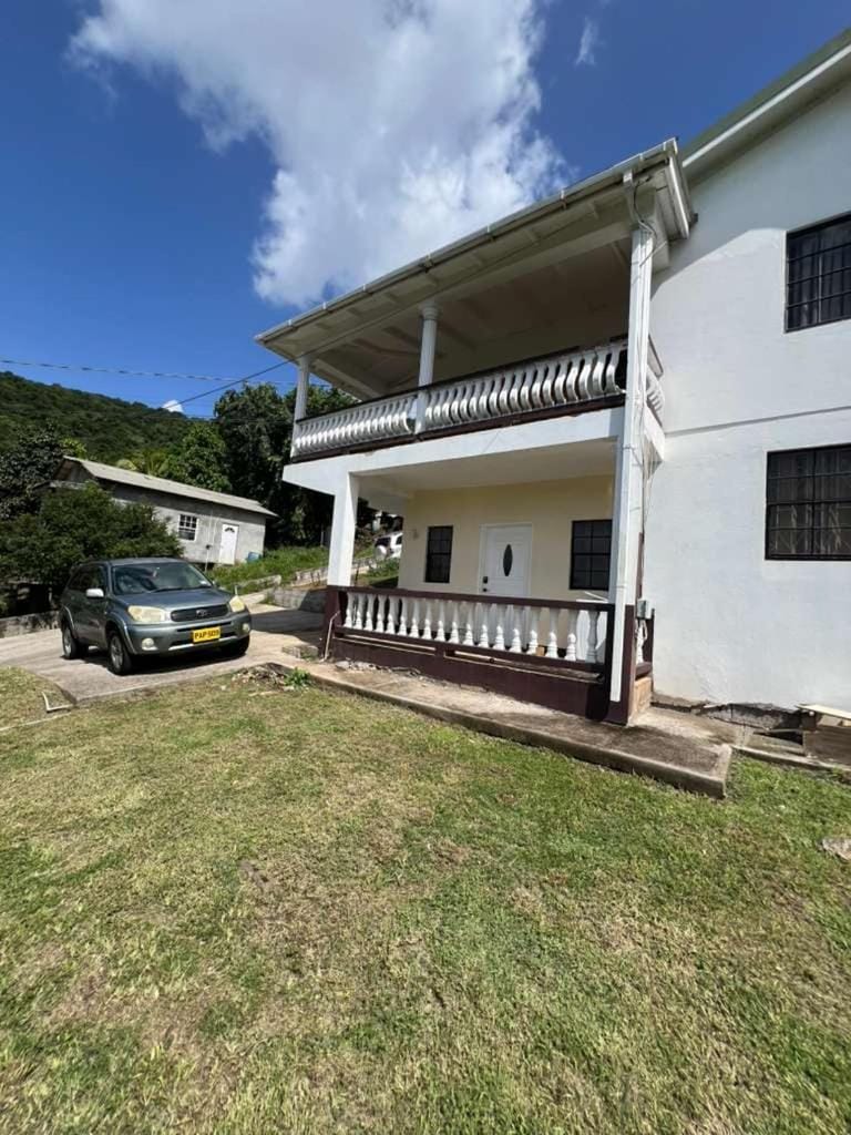 Cozy Island Getaway - Near grand Mal Beach Apartment in Saint George