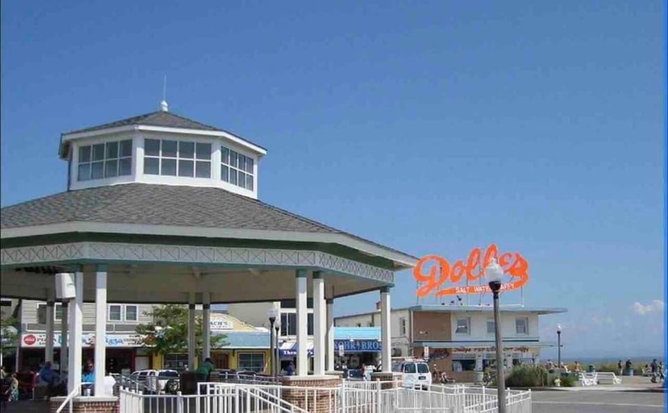 Lovely 2-bedroom condo, close to beaches Apartment in Sussex County