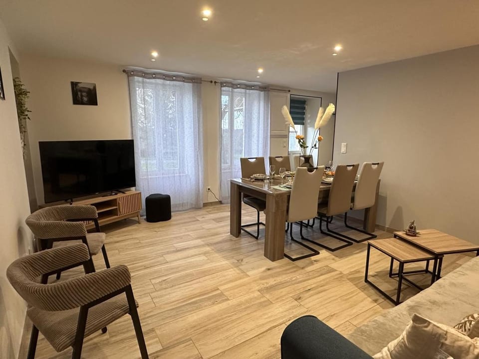 Gîte paisible avec jardin et animaux acceptés en Allier - FR-1-489-618 House in Auvergne-Rhône-Alpes