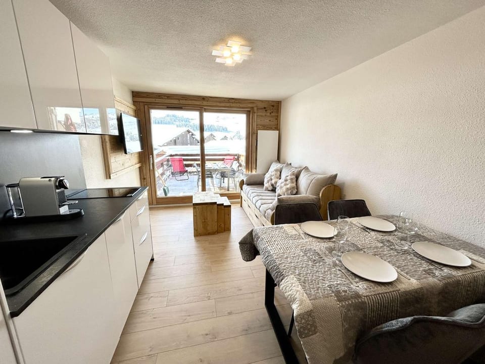 Studio cabine rénové aux Saisies pour 4 pers, terrasse - FR-1-594-339 Cabin in Villard-sur-Doron