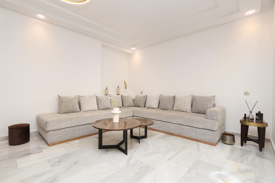 Business Stay - Face Gare TGV & Hilton Apartment in Tangier