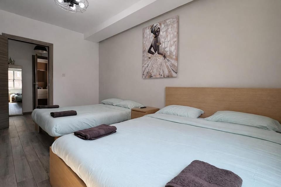 Calypso 2 Bright Modern Apartment in Paceville with Mercury View Near Restaurants and Transport Apartment in Saint Julians
