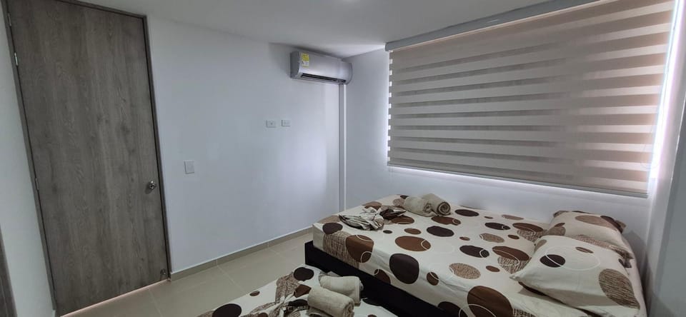 Bedroom, air conditioner