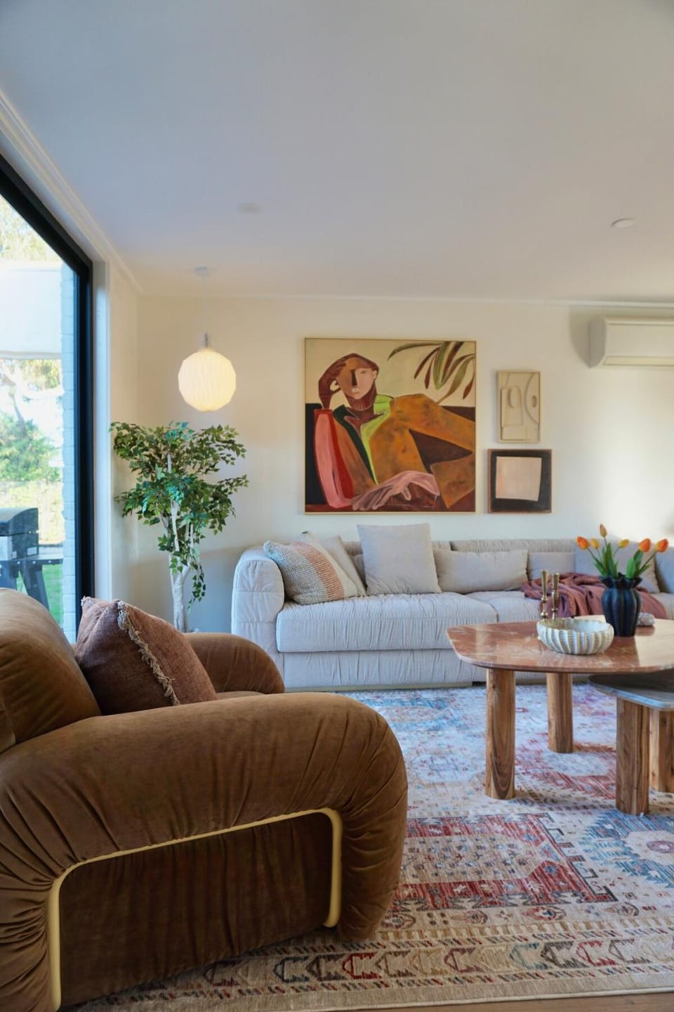 Living room, Decorative detail, Seating area