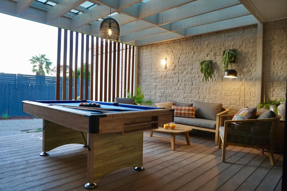 Seating area, Entertainment