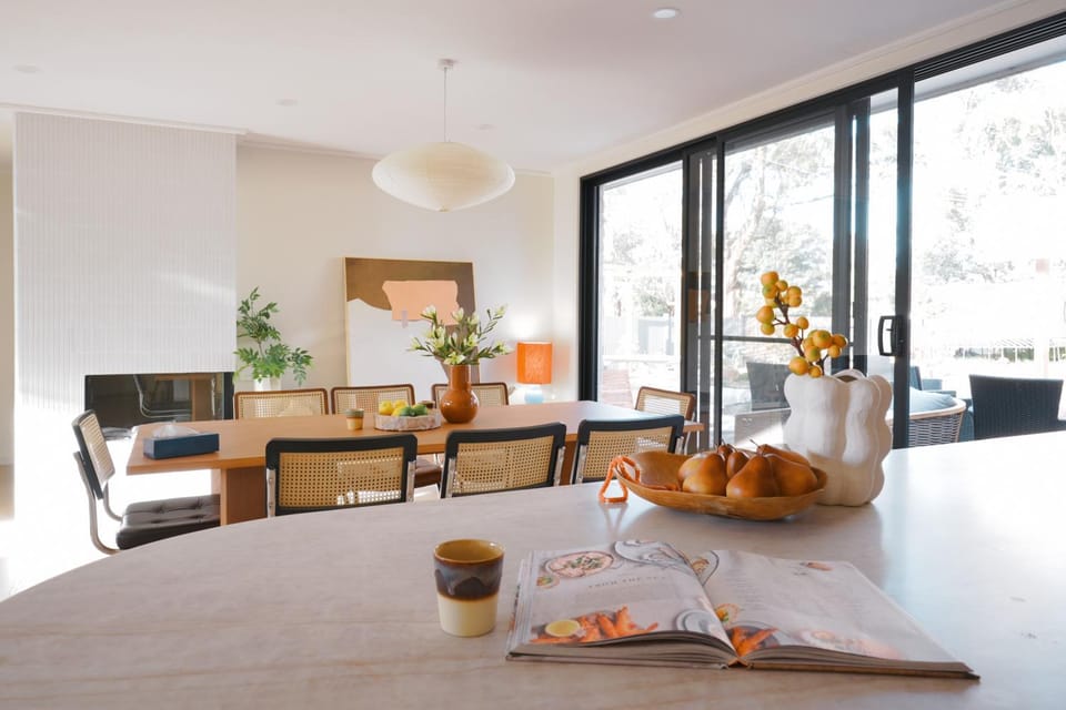 Seating area, Dining area