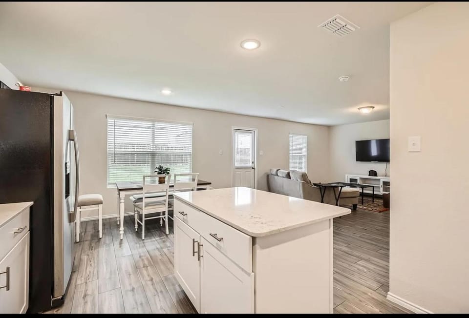 Modern Retreat with Private Office House in Mesquite